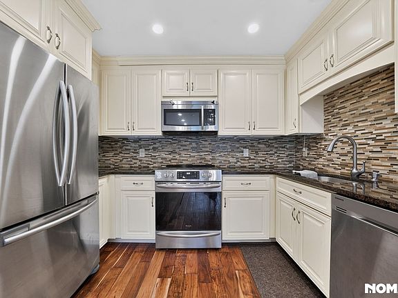 3rd image of 5 Loudon Dr Unit 2