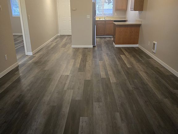 5th image of 12526 Meridian Ave S