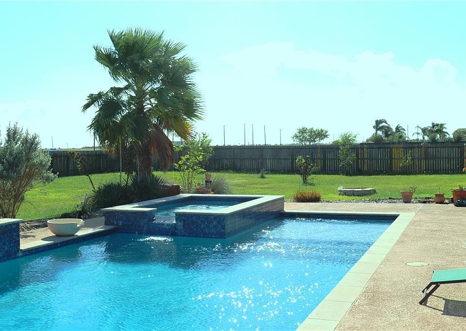 2nd image of 4541 Barnard Dr