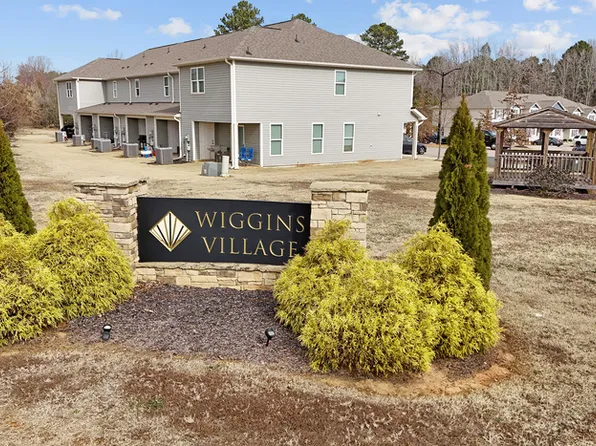 1047 Peony Ln, Youngsville, NC