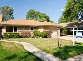 4036 W North Shore Ave, Lincolnwood, IL 60712