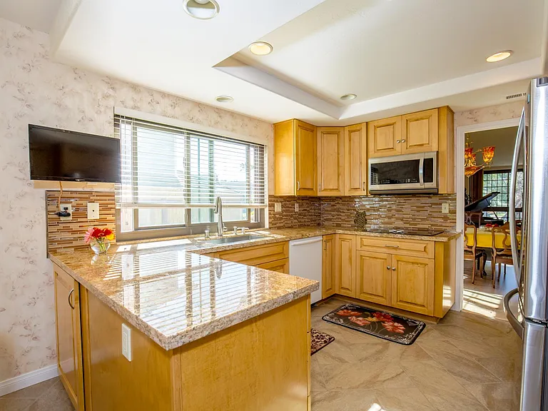 3258 Lower Ridge Rd — Photo 8