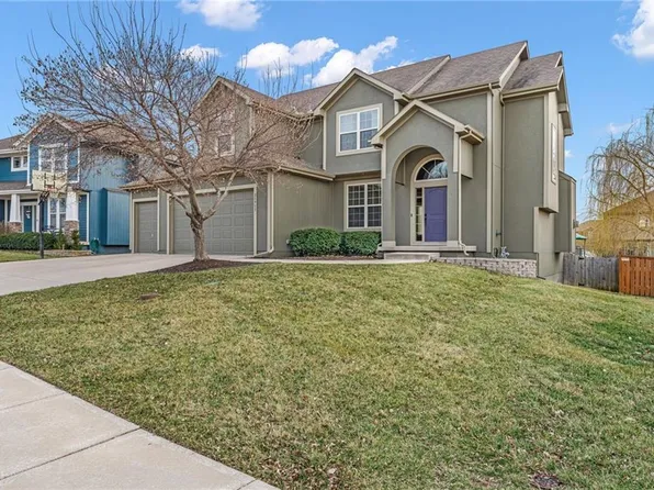 21913 W 95th Ter, Lenexa, KS 66220