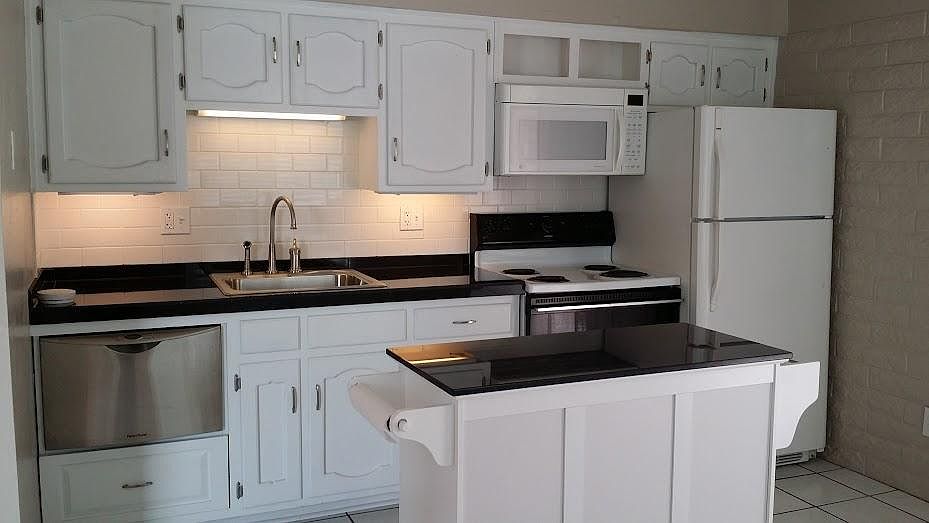 1st image of 3133 N Presidio Cir