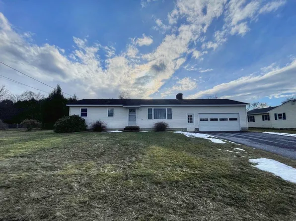 22 Lamell Ave, Essex Jct, VT 05452