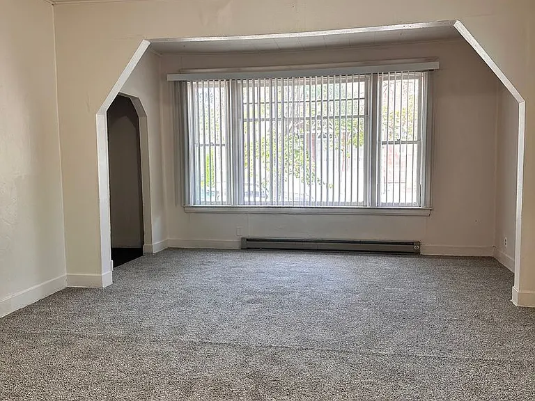 5028 N Nelson St — Photo 5