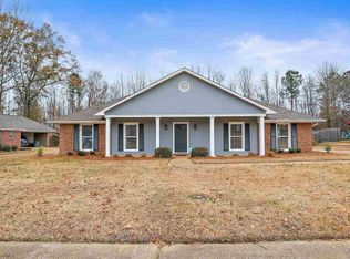 1042 N Azalea Dr, Madison, MS 39110