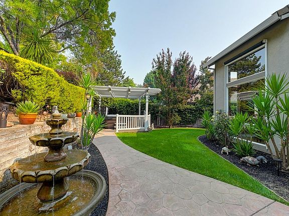 3rd image of 5019 Taylor Way