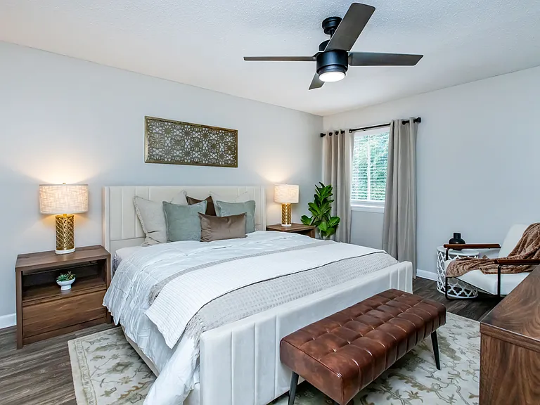 Silverstone Apartments — Photo 11
