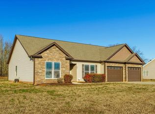 381 Saddlers Run, Chesnee, SC 29323