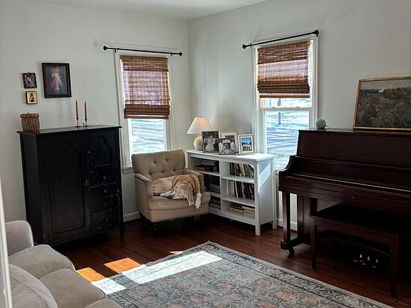 5th image of 509 Main St E