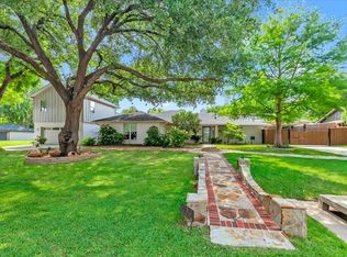 1943 Camelot Dr, Grapevine, TX 76051