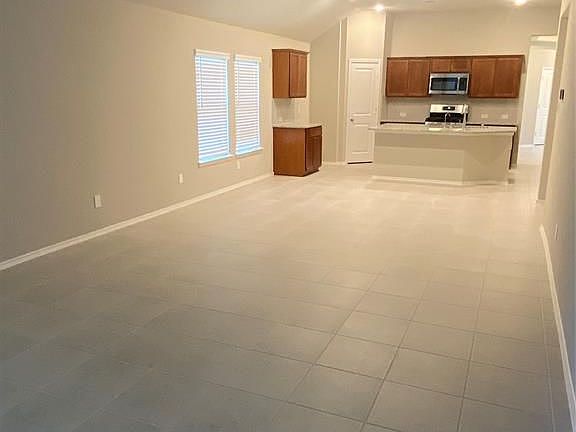 3rd image of 8903 Oak Ivy Ln