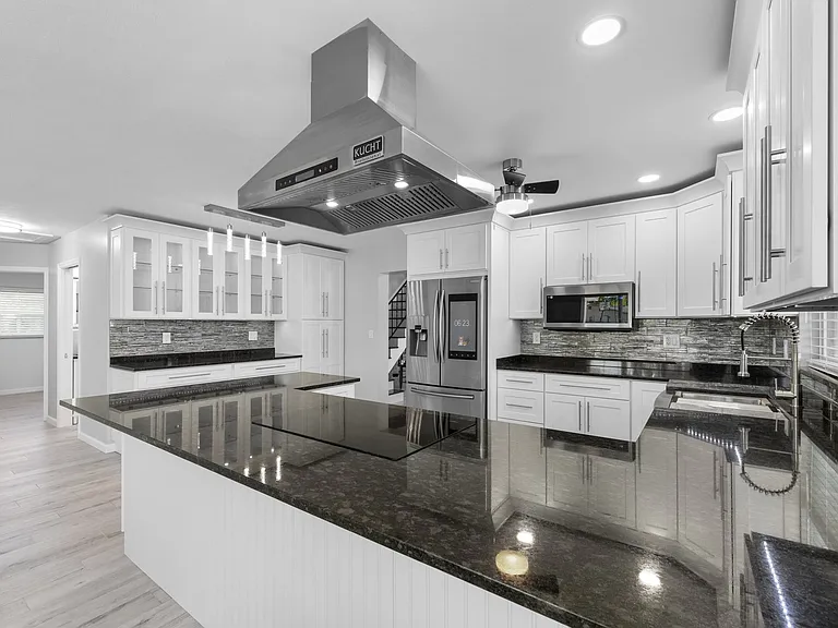 4038 Harrisburg St NE — Photo 4