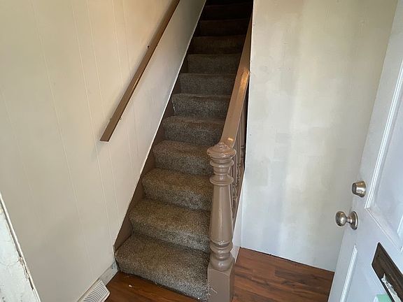 3rd image of 816 11th St APT B