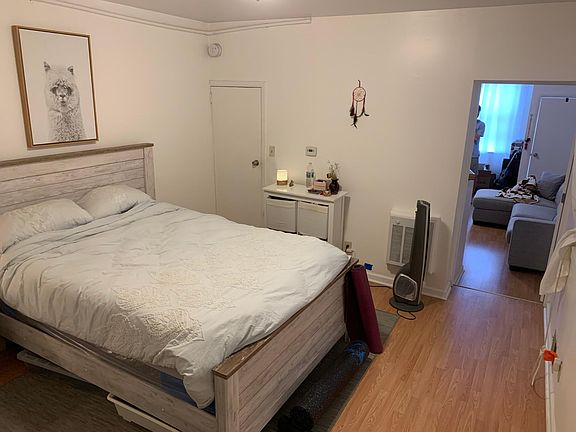 4th image of 930 New Market St APT 1