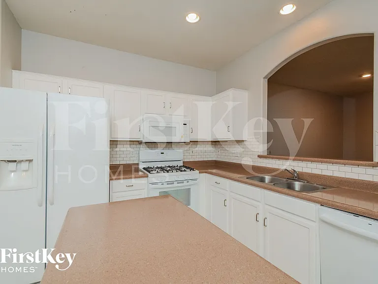 13030 W Windrose Dr — Photo 7