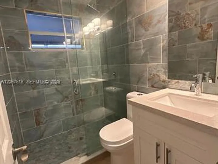 15 NW 31st Ave #15 — Photo 7