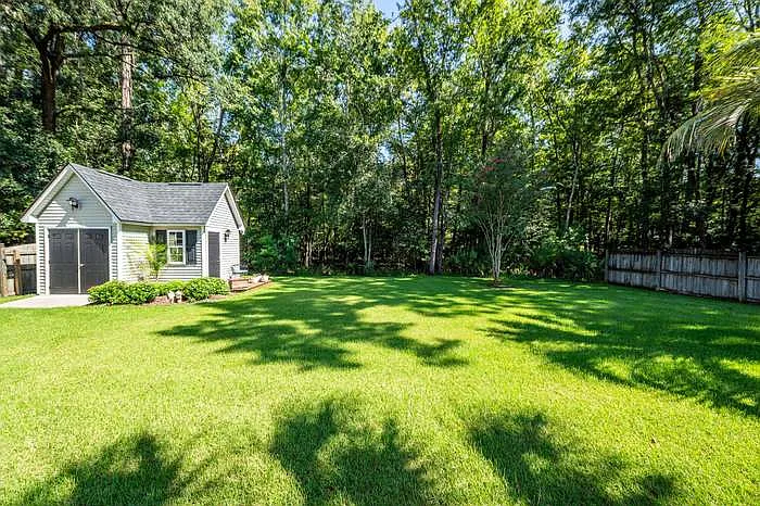 136 Oak Bluff Rd — Photo 33