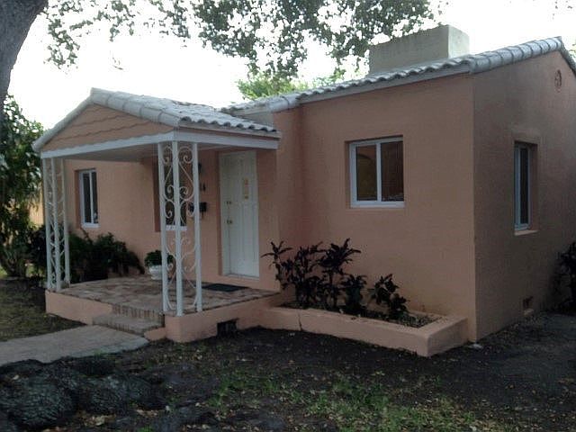 1st image of 414 Mendoza Ave