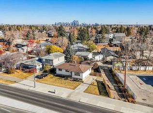 3452 W 37th St SW, Calgary, AB T3E3C1