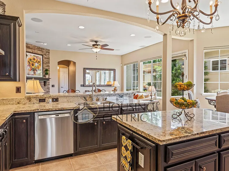 4005 Royal Troon Dr — Photo 24