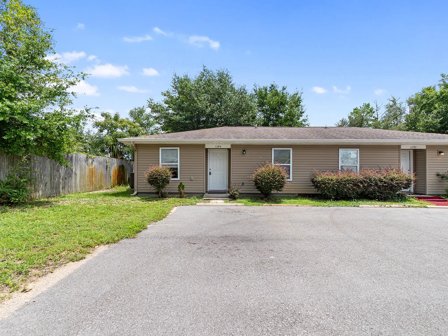 2 bed, 1.5 bath, 800 sqft, $1,450 — Photo 2
