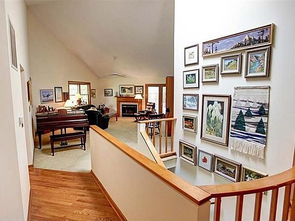 5th image of 3410 Darbyshire Dr