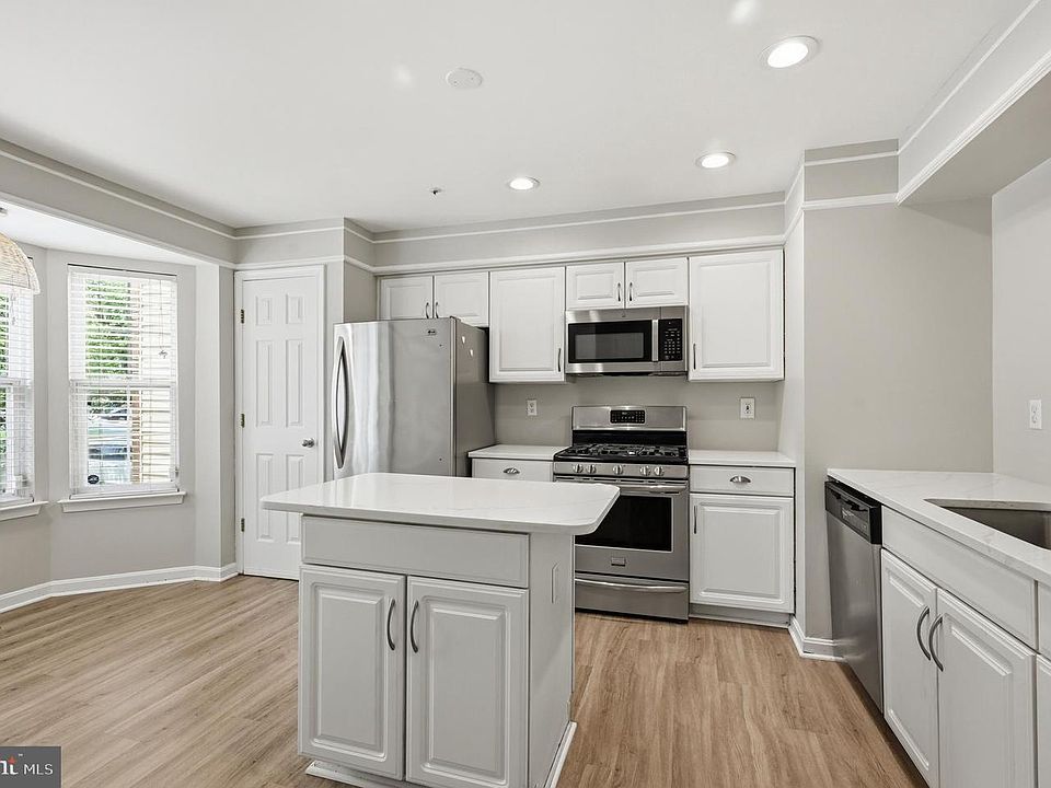 1st image of 6436 Frothingham Ct