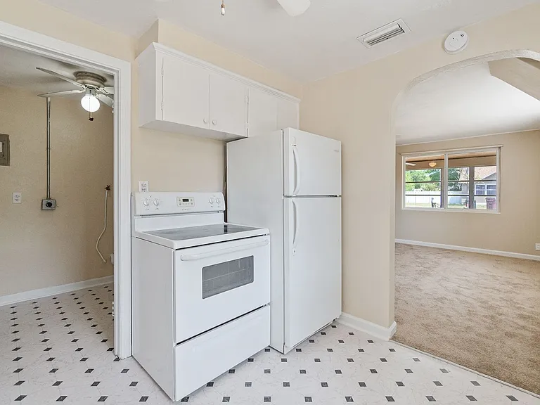 608 Missouri Ave — Photo 12