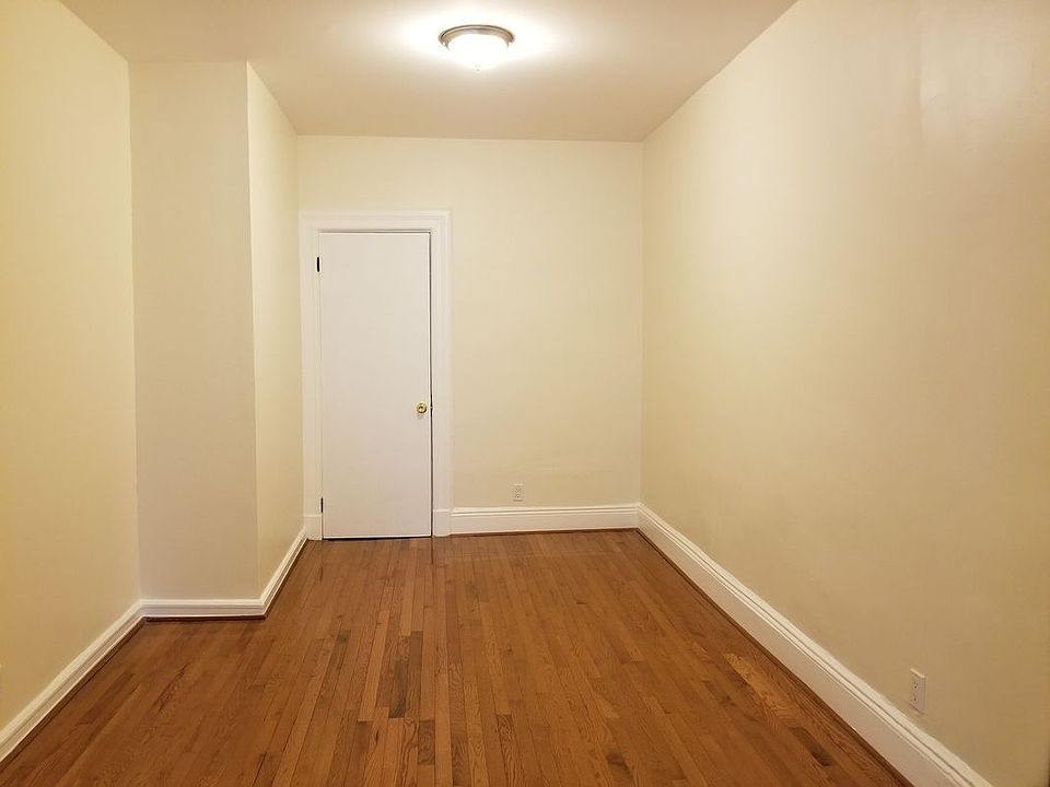 2nd image of 475 Harman St #2J