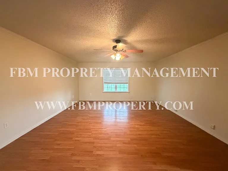 1526 E FM 813 — Photo 9