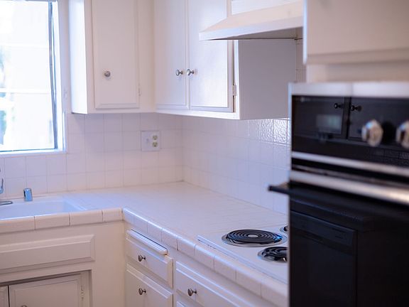4th image of 1200 S Wooster St APT 205