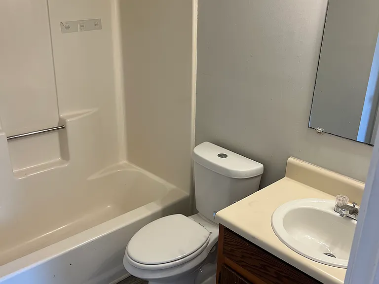 6435 Bedford Ln — Photo 6