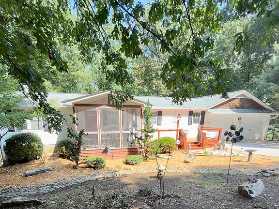 3rd image of 206 Bass Ridge Dr