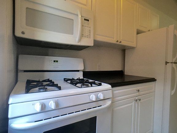 2nd image of 50 Overlook Ter APT 5H