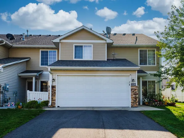 1328 Raintree Ln, Waconia, MN 55387