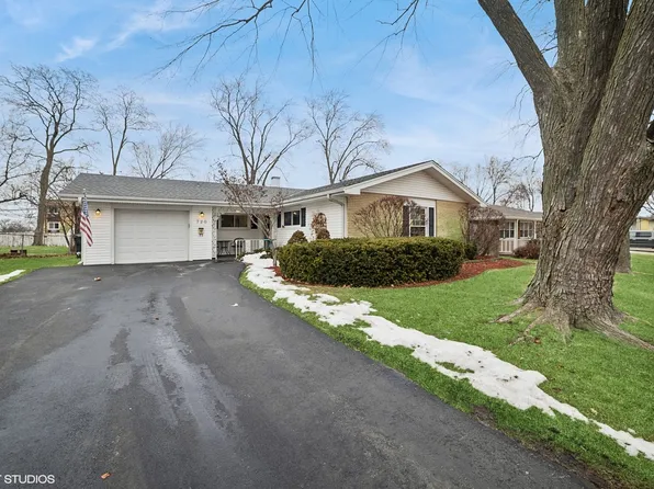 720 Alcoa Ln, Hoffman Estates, IL 60169