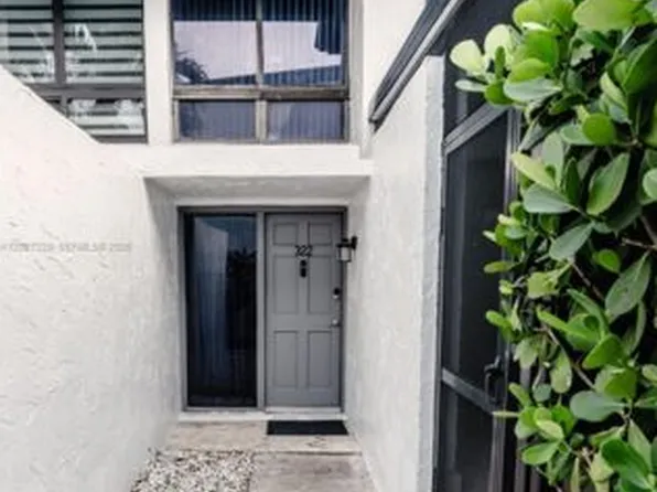 19200 NE 25th Ave APT 322C, North Miami Beach, FL 33180