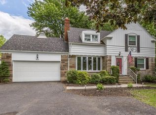 943 Richmond Rd, Lyndhurst, OH 44124