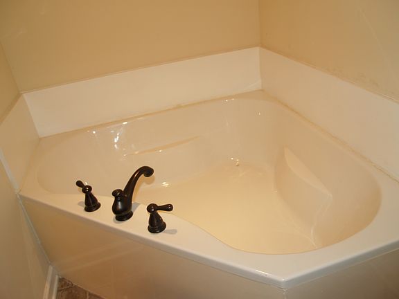 4th image of 114 Chelle Mill Ln