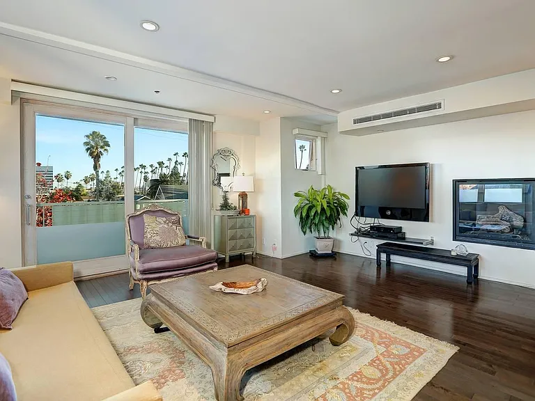 403 Idaho Ave #A — Photo 3