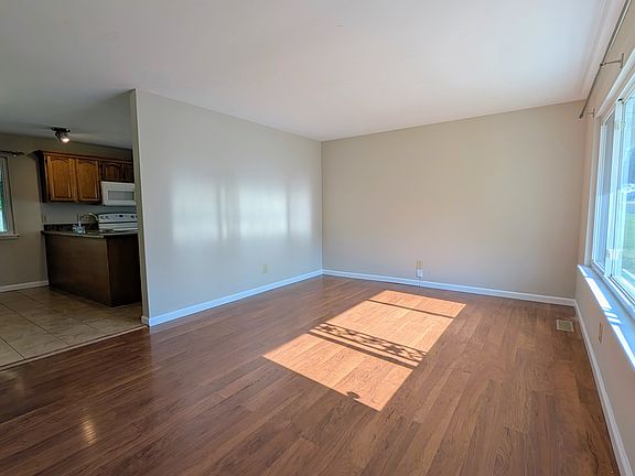 2nd image of 3356 Clemens Dr