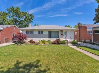 28430 Florence St, Garden City, MI 48135