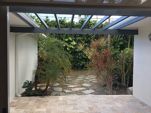 5th image of 1122 Cotorro Ave #1120