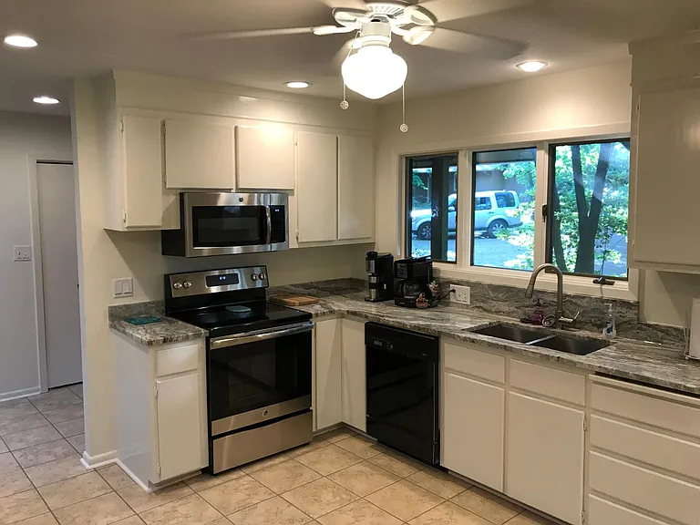 230 Cedar Pl — Photo 12
