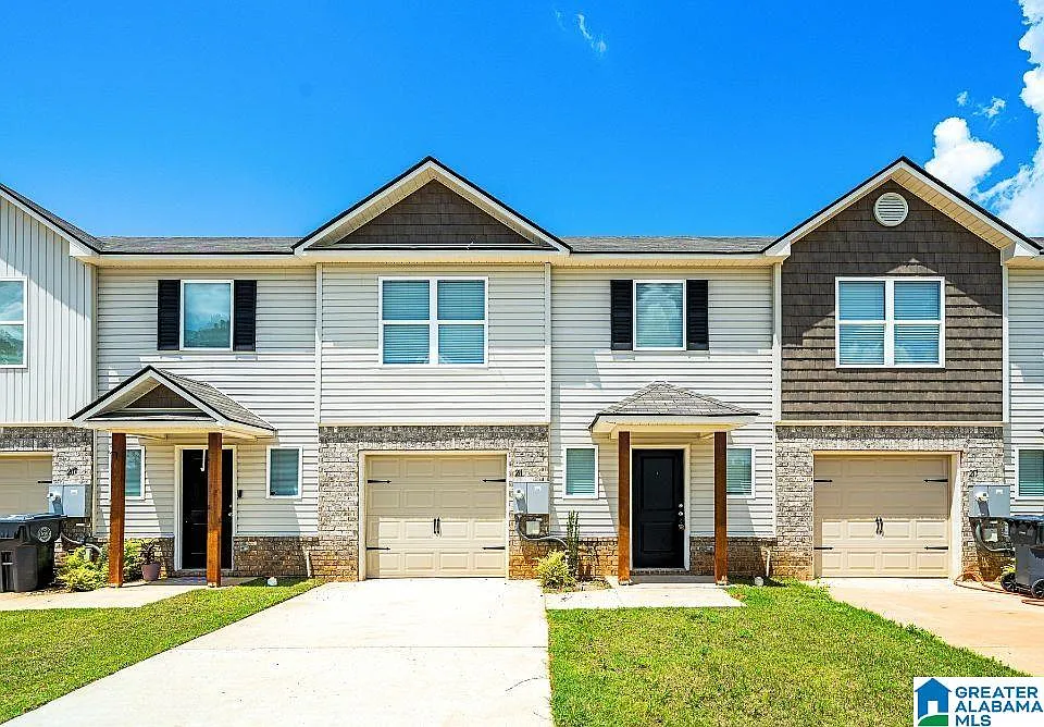 211 Driftwood Ln