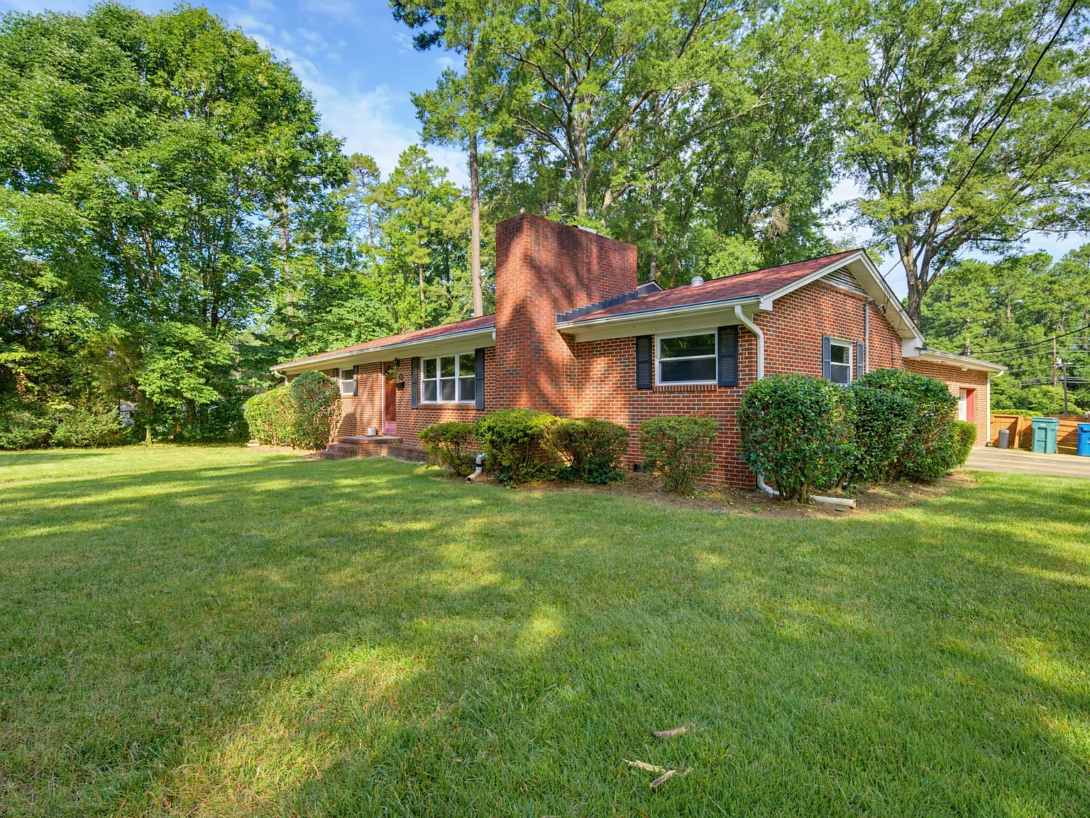 3 bed, 1700 sqft, $2,300 — Photo 2