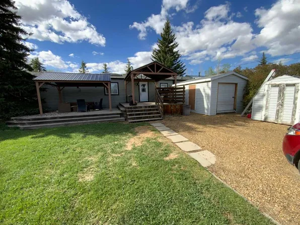 109 N 3rd St E, Delia, AB T0J 0W0