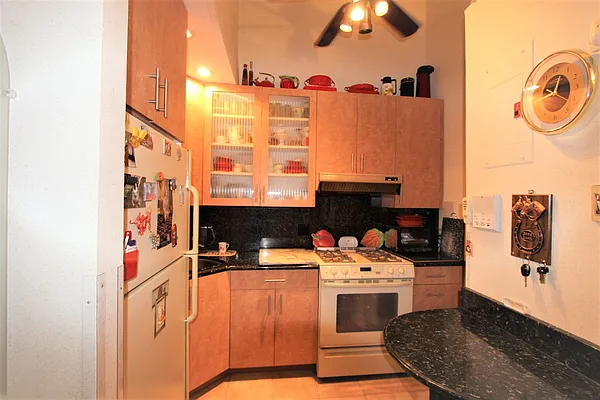 Sold by Superior Realty Service | media 8